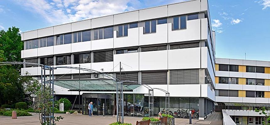 Bild: Außen Ansicht Krankenhaus Leonberg