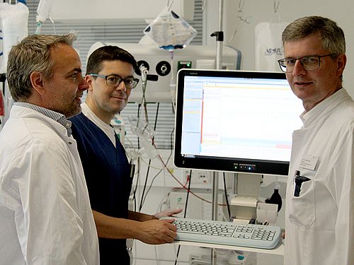 Dr. Andreas Ostermeier mit ärztlichen Kollegen