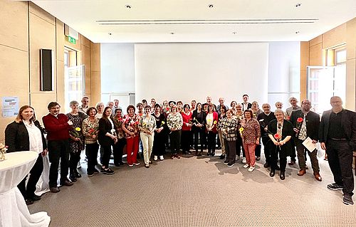 Gruppenfoto der Teilnehmerinnen und Teilnehmer