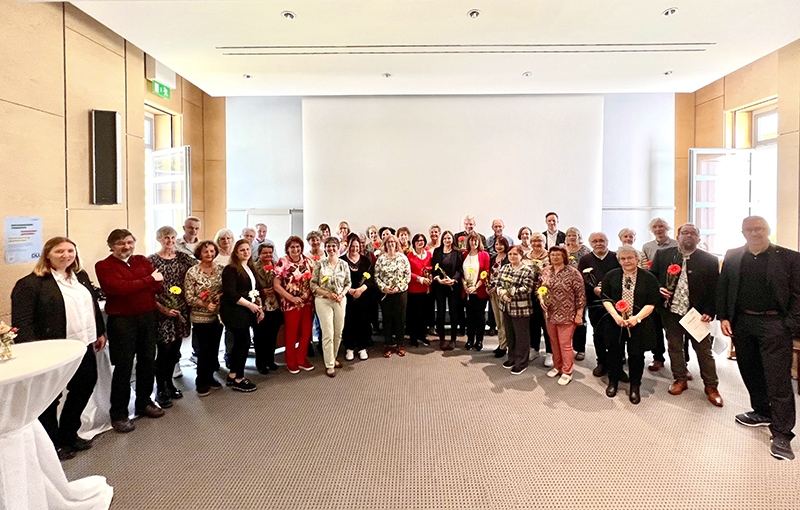Gruppenfoto der Teilnehmerinnen und Teilnehmer